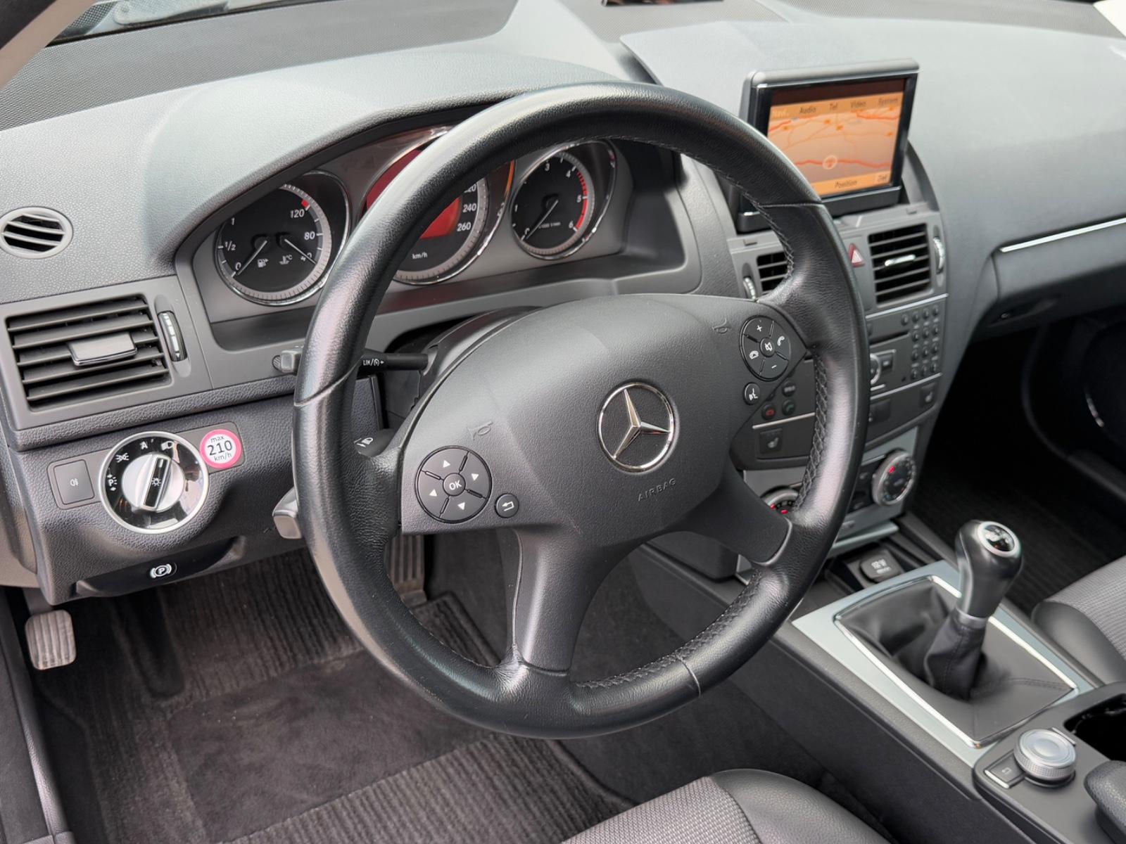 Mercedes-Benz C220 2010 — photo 8