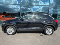 Fahrzeugabbildung Volkswagen T-Roc 1.5 TSI DSG Sitzheizung PDC Bluetooth