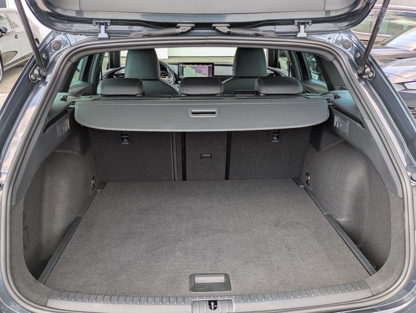 Fahrzeugabbildung CUPRA Leon 1.5 eTSI DSG MATRIX-LED*ACC*APP*KAMERA*18"
