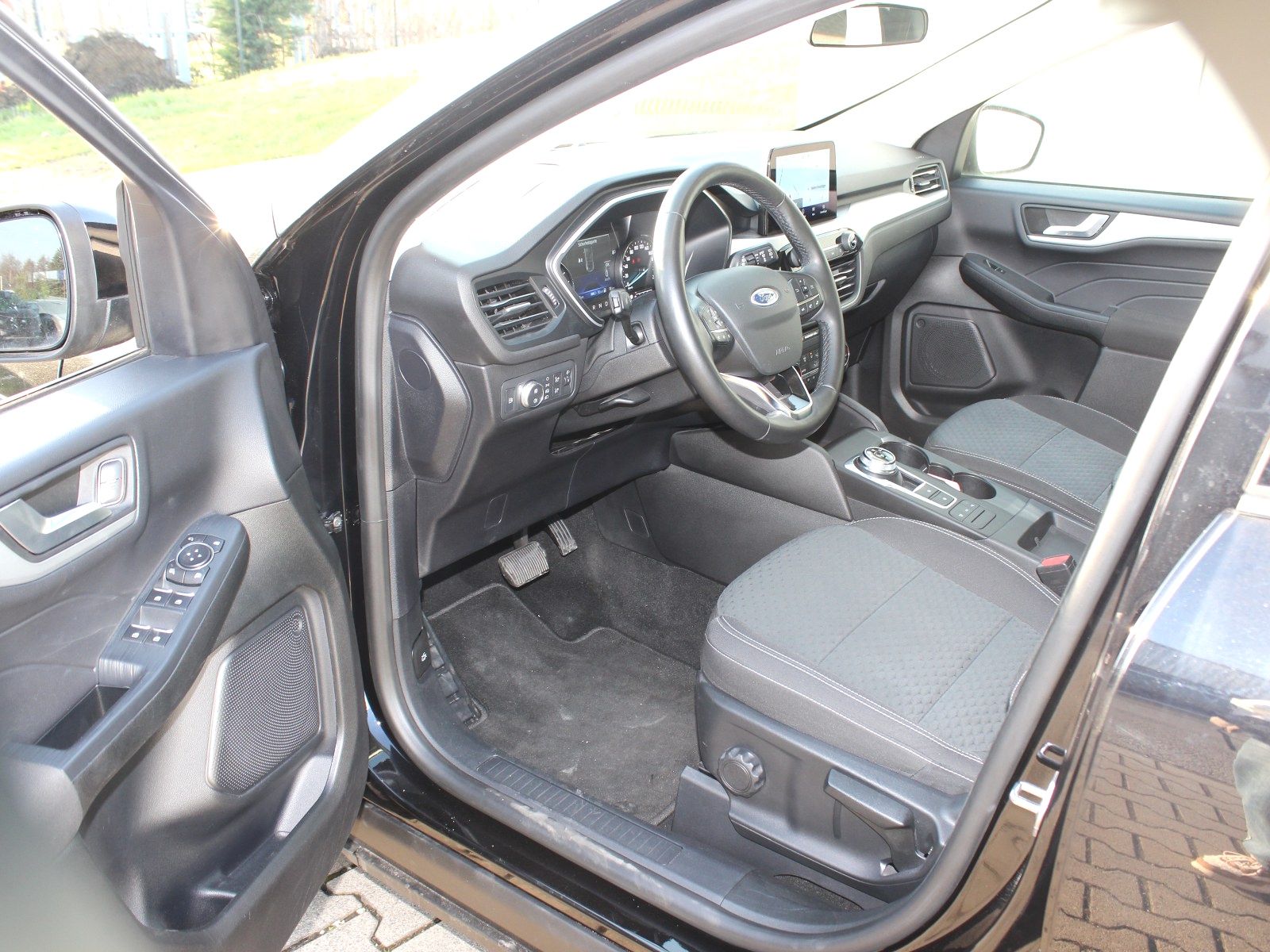 Fahrzeugabbildung Ford Kuga Plug-In Hybrid Cool & Connect 2,5 Duratec
