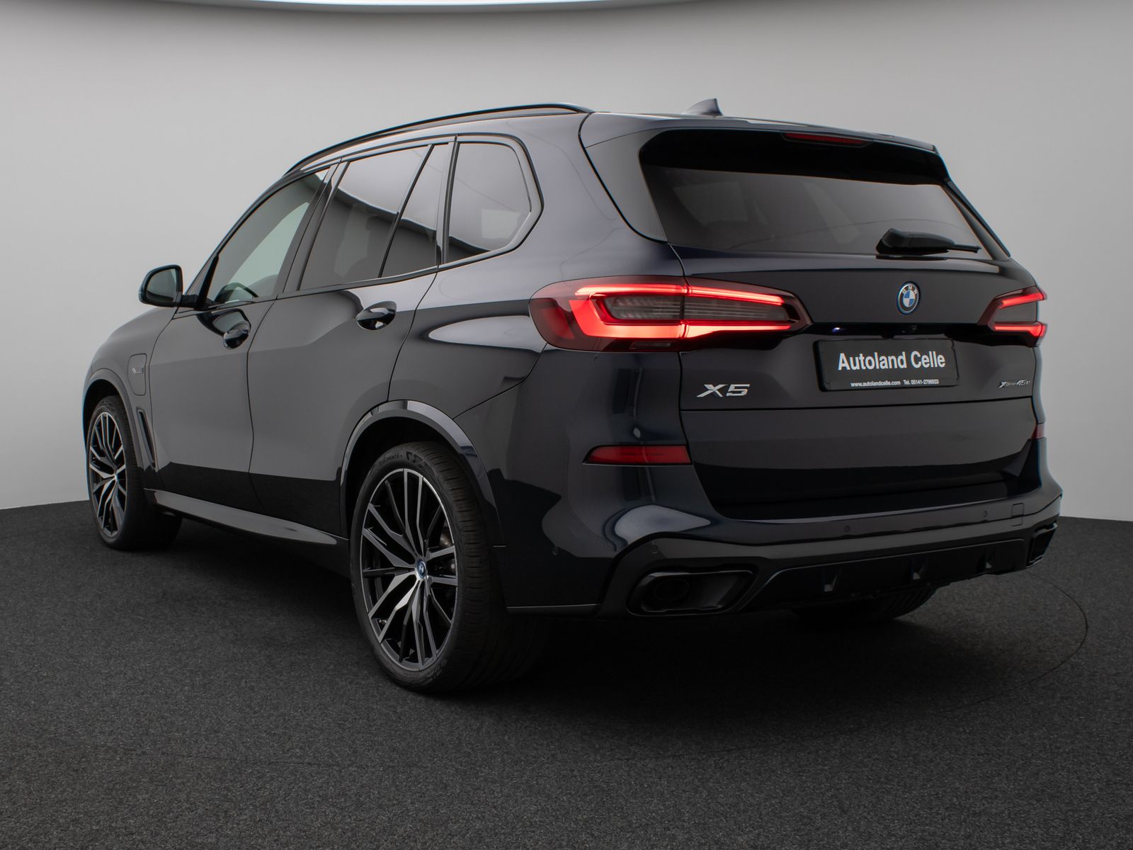 Fahrzeugabbildung BMW X5 xD45e M Sport Kamera Laser HUD DAB HiFi ACC
