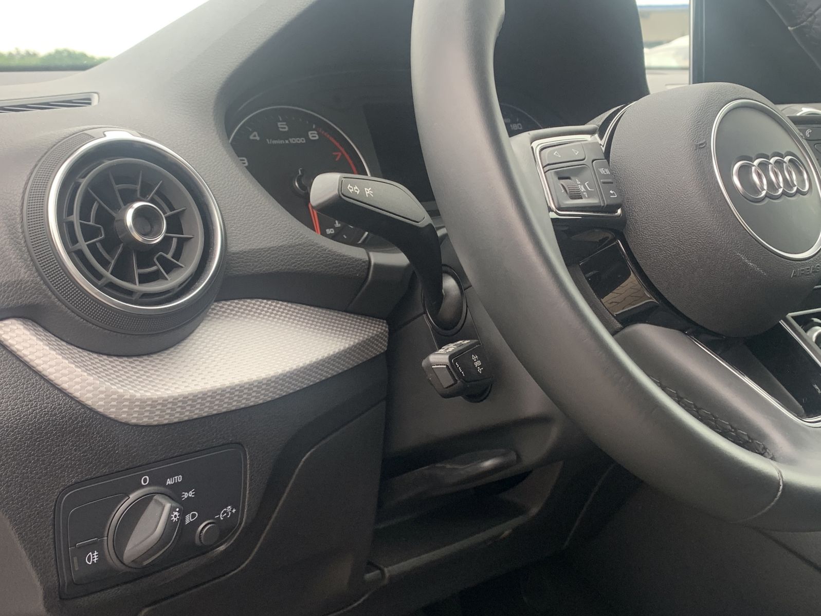 Fahrzeugabbildung Audi Q2 1.5 TFSI*Cam*Navi*LED*Klima*Assistenzpaket*