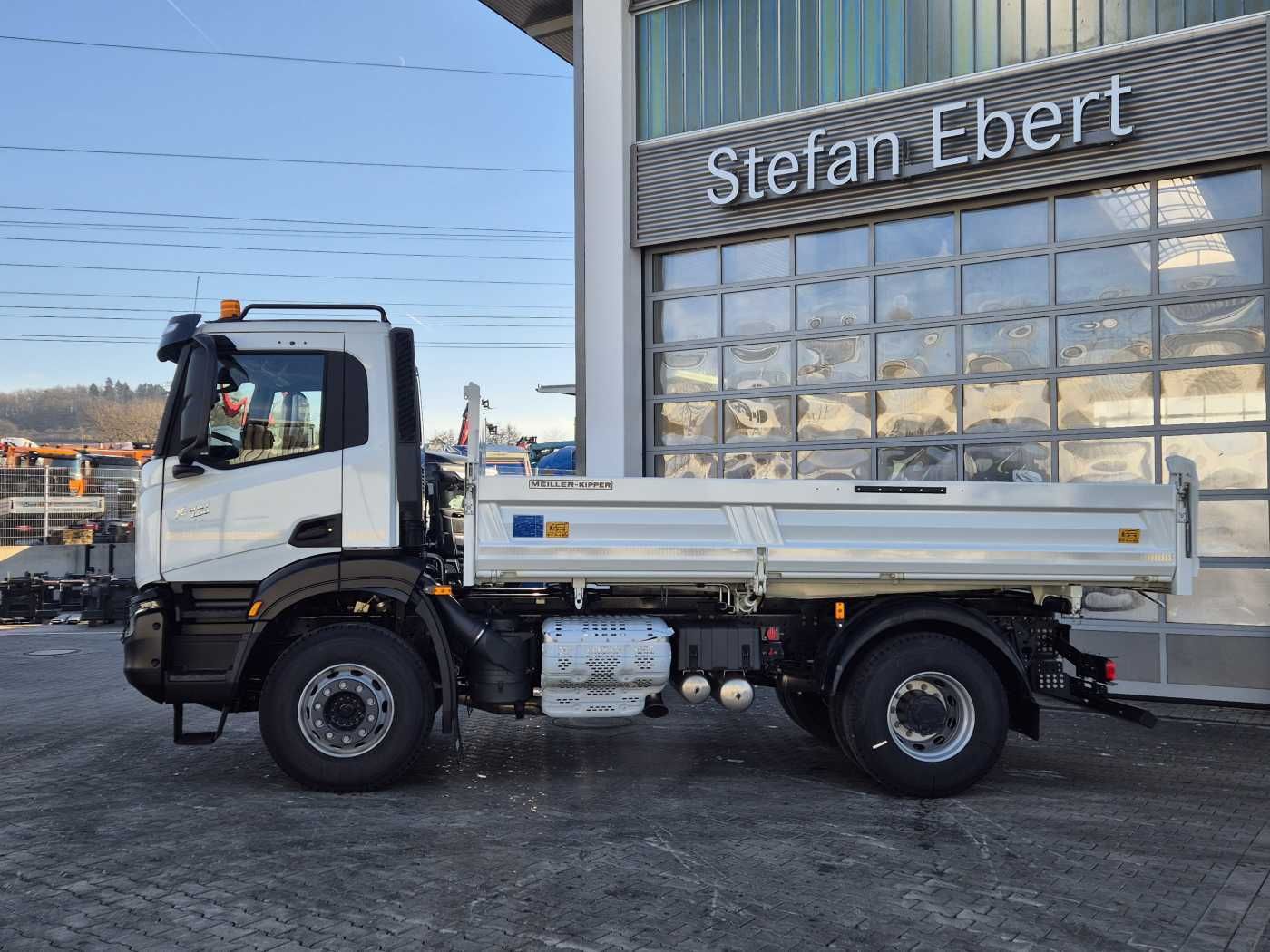 Fahrzeugabbildung Iveco X-Way AD200X40 HR OFF Meiller Bordmatic AHK DAB