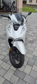 Honda Roller SH 150i mit Top Case - fast unbenutzt ! - Offers