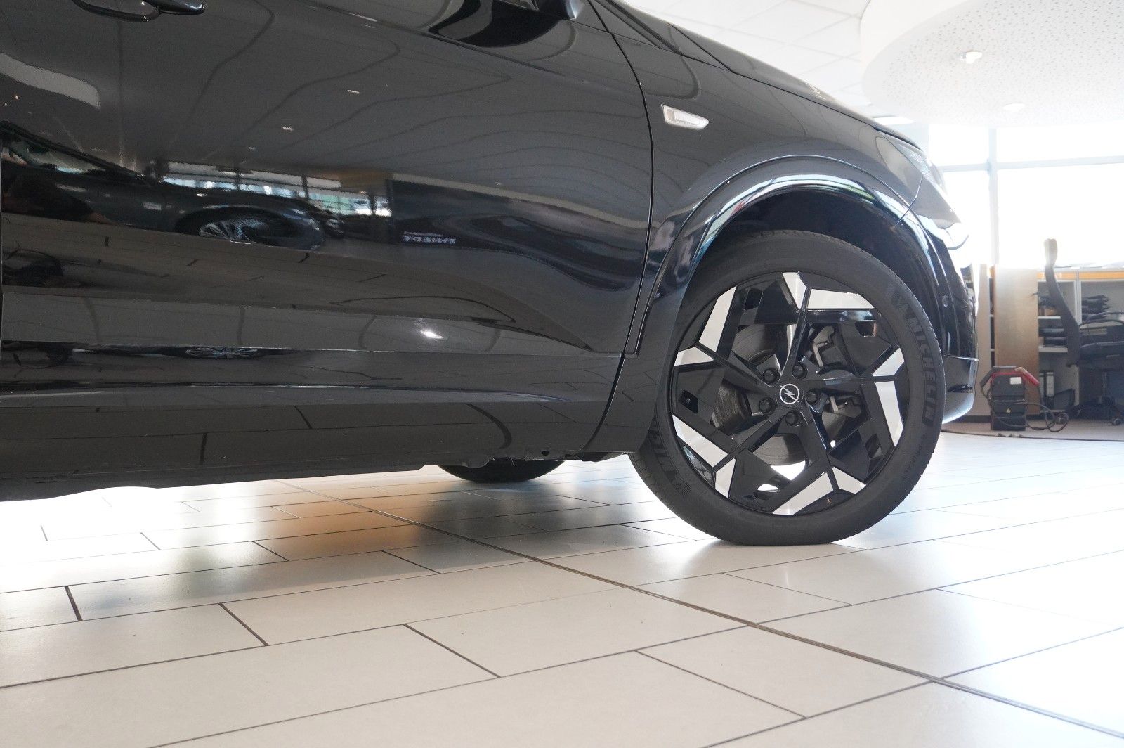 Fahrzeugabbildung Opel Grandland (X) 1.6T GSe HYBRID 4X4 NAVI/LED/SPORT