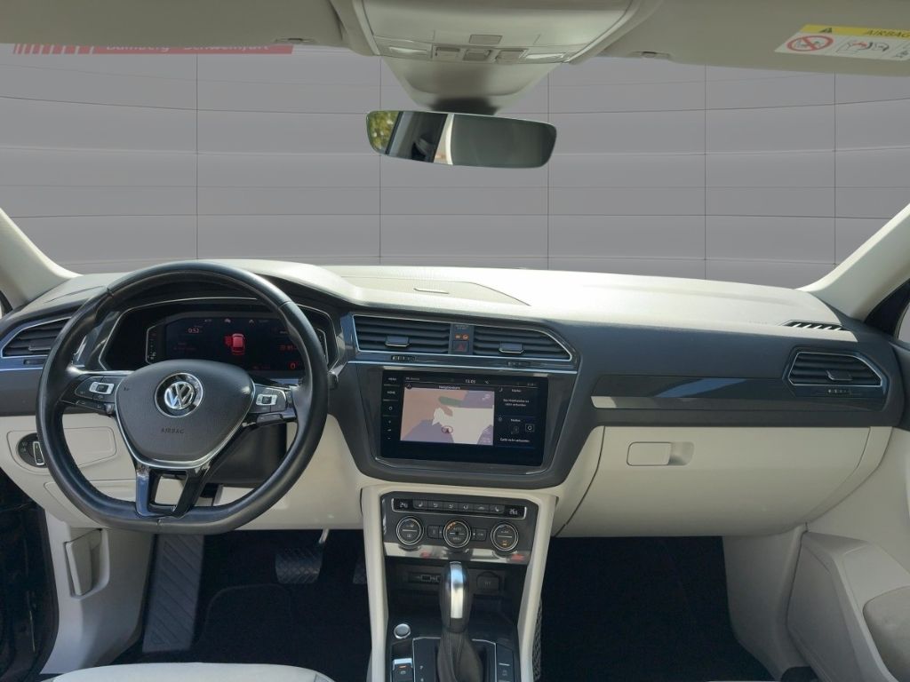 Fahrzeugabbildung Volkswagen Tiguan Allspace Highline 4Motion AHK Schwenkbar