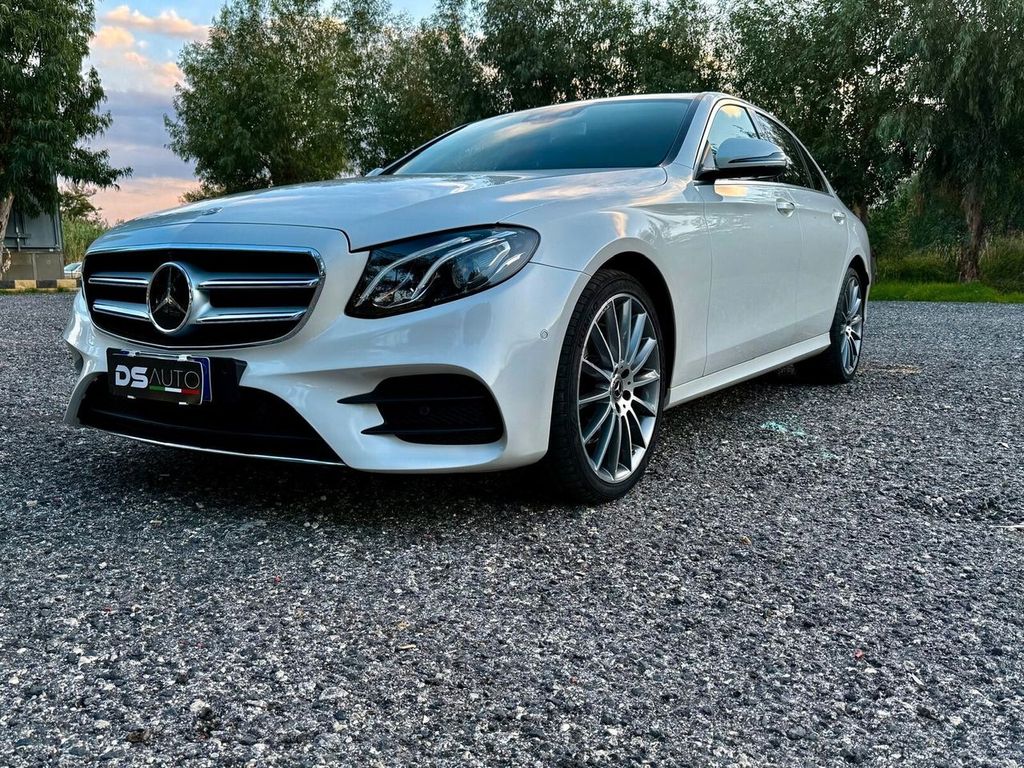 Image of Mercedes-Benz E 200