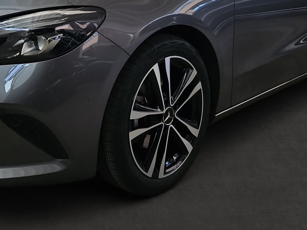 Fahrzeugabbildung Mercedes-Benz B 200 AHK AUT Kam. KlimaA LED Navi PDC ParkAss