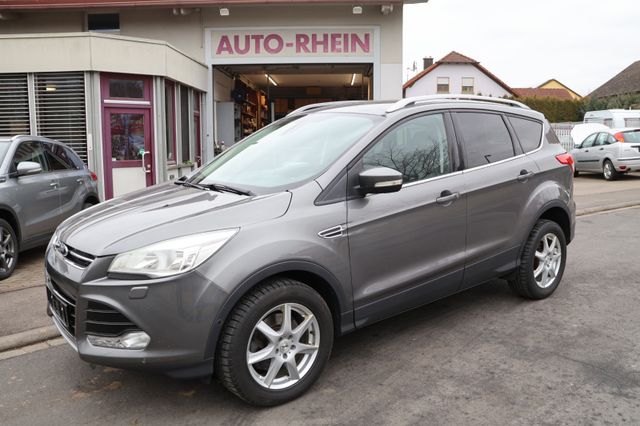 Ford Kuga Titanium 4x4 AHK Navi Rentnerfzg. TÜV Neu