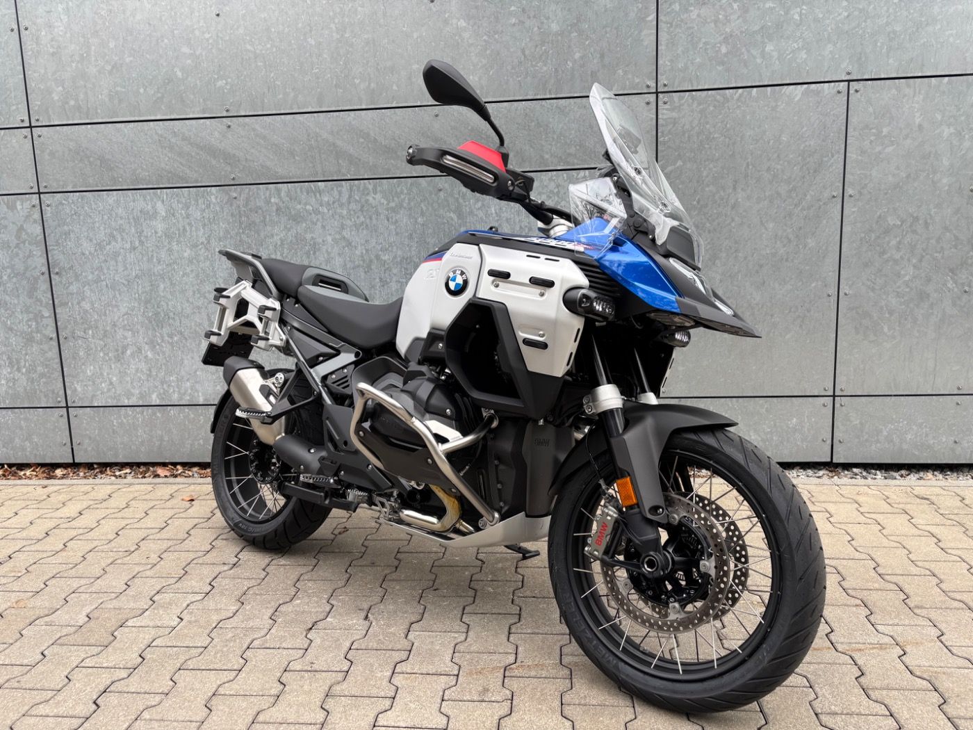 Fahrzeugabbildung BMW R 1300 GS Adventure Trophy ASA 3 Pakete Adaptive