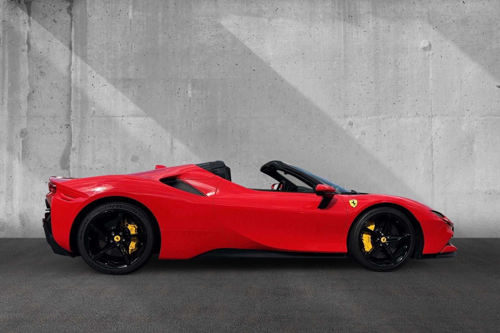 Fahrzeugabbildung Ferrari SF90 Spider*belüftete Sitze*Nackenhzg*Lift*JBL*