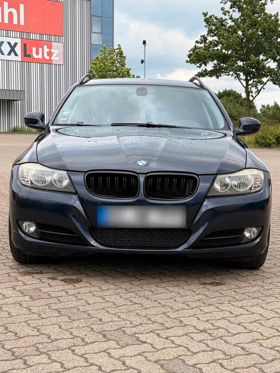 BMW 320 2009 — photo 8