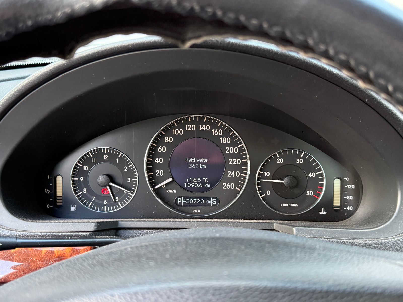Fahrzeugabbildung Mercedes-Benz E 320 CDI Elegance Aut AHK GRA Xenon Navi H/K