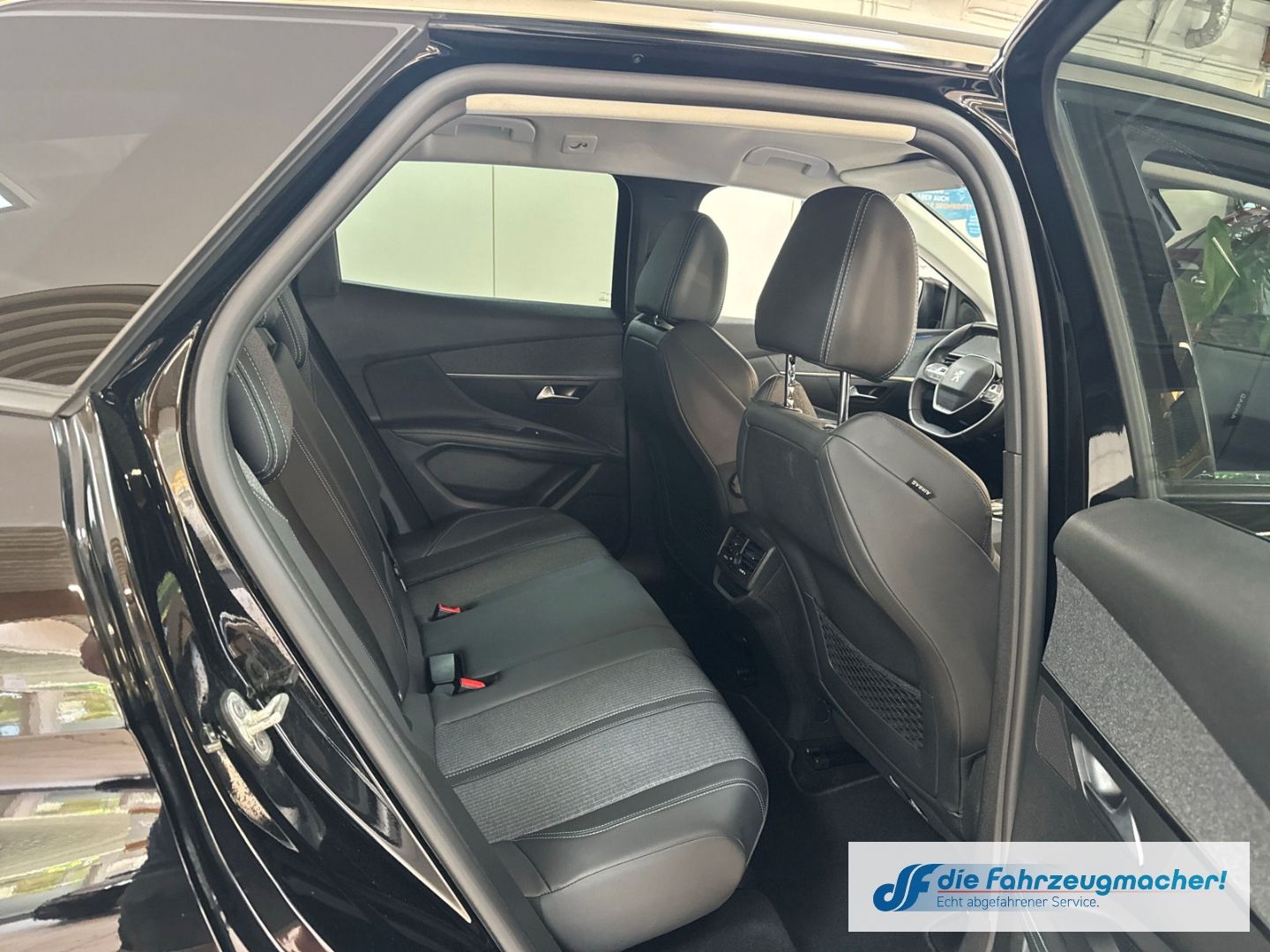 Fahrzeugabbildung Peugeot 3008 Allure Pack Navi Digitales Cockpit LED El.