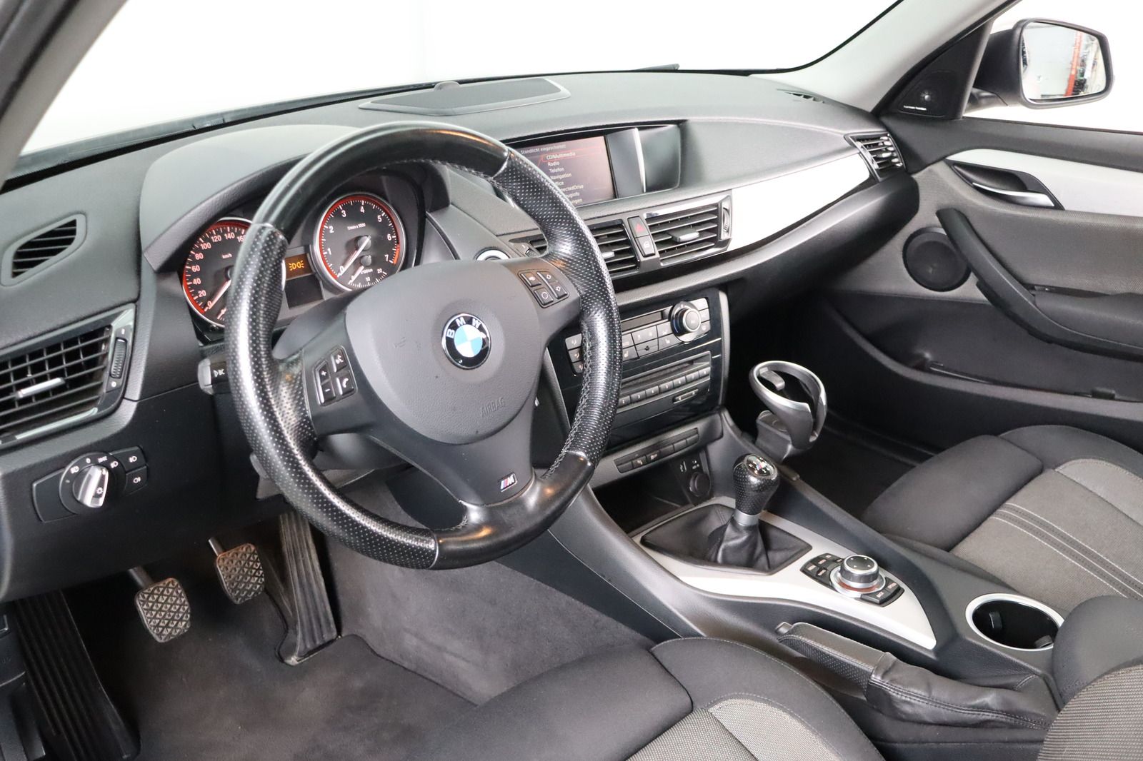 Fahrzeugabbildung BMW X1 18i * X-Line * Xenon * Sitzhzg.