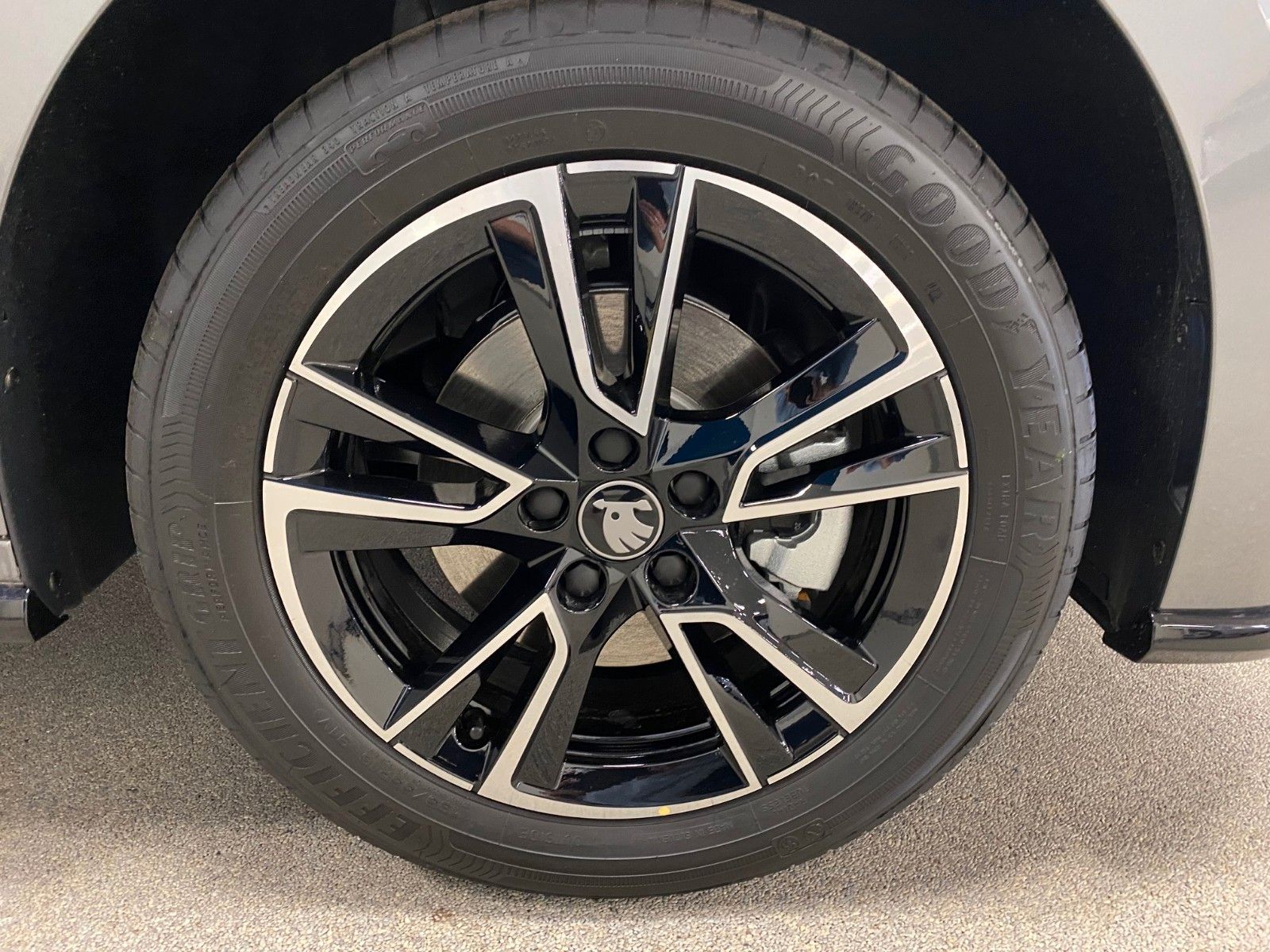Fahrzeugabbildung SKODA Fabia 1.0l TSI DSG Monte Carlo+bis 2030 GARANTIE