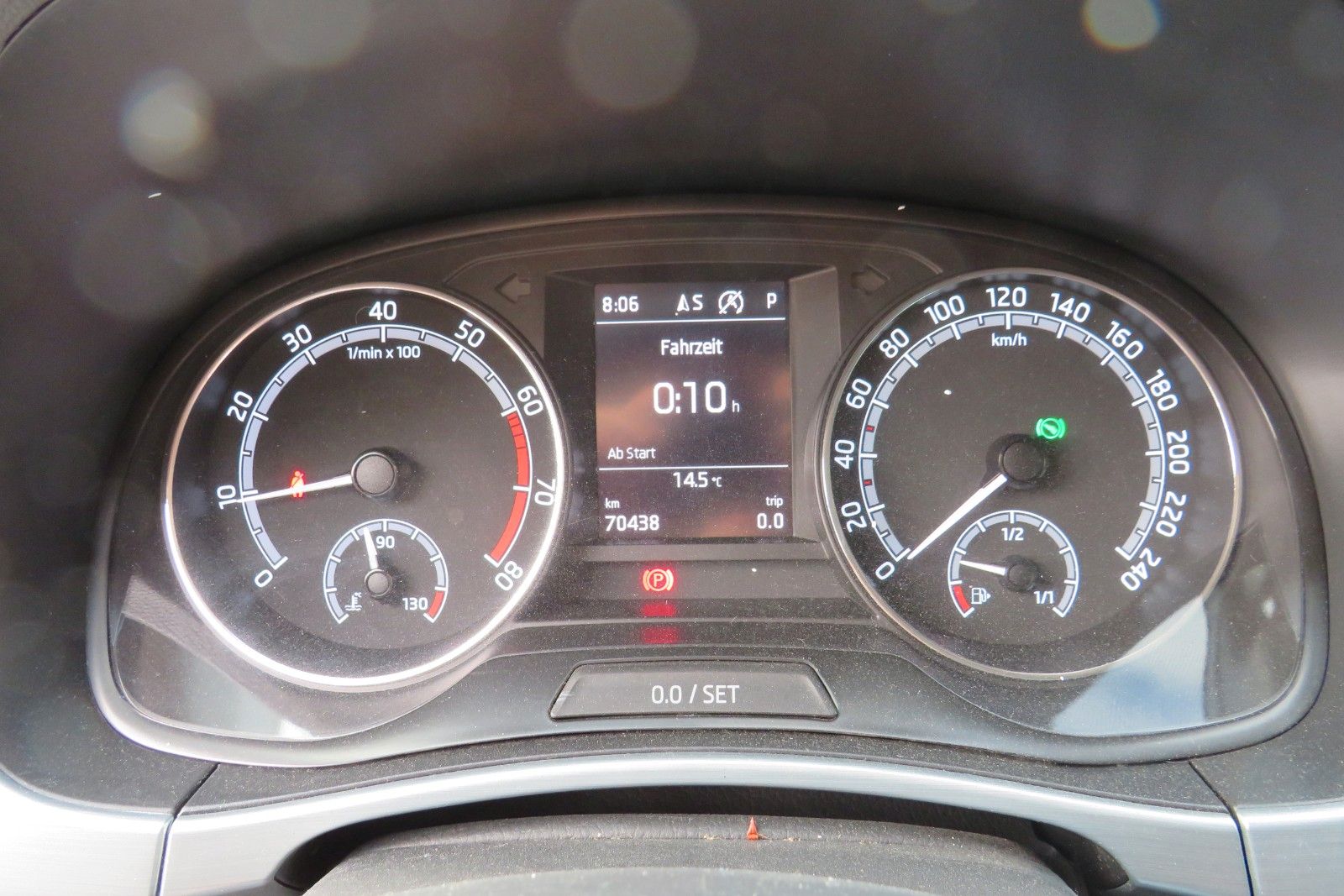 Fahrzeugabbildung SKODA Fabia Ambition DSG PDC NAVI SITZH APP 8-FACH 1.H