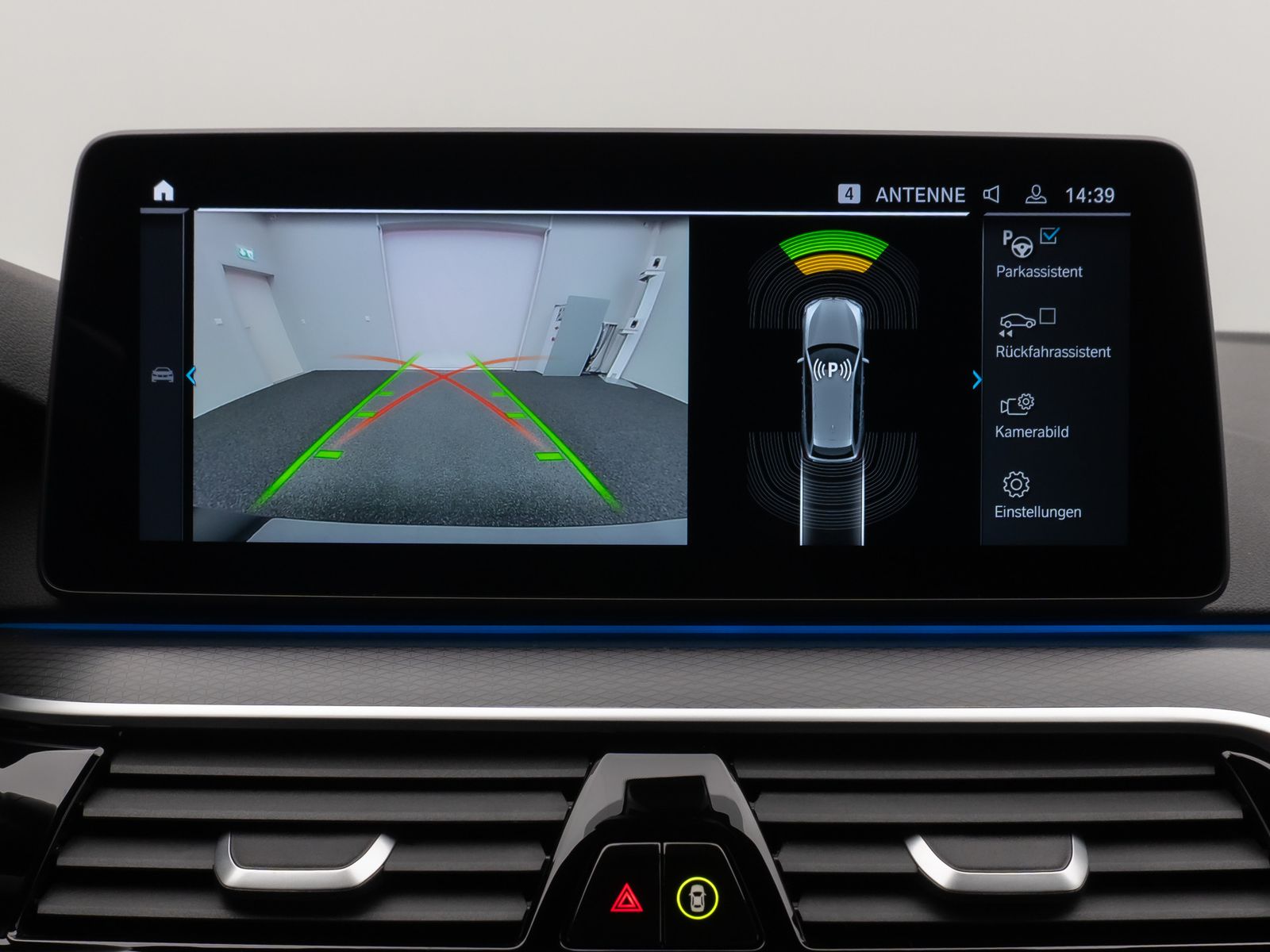 Fahrzeugabbildung BMW 530e xD M Sport Kamera Laser HUD DAB H/K Komfort