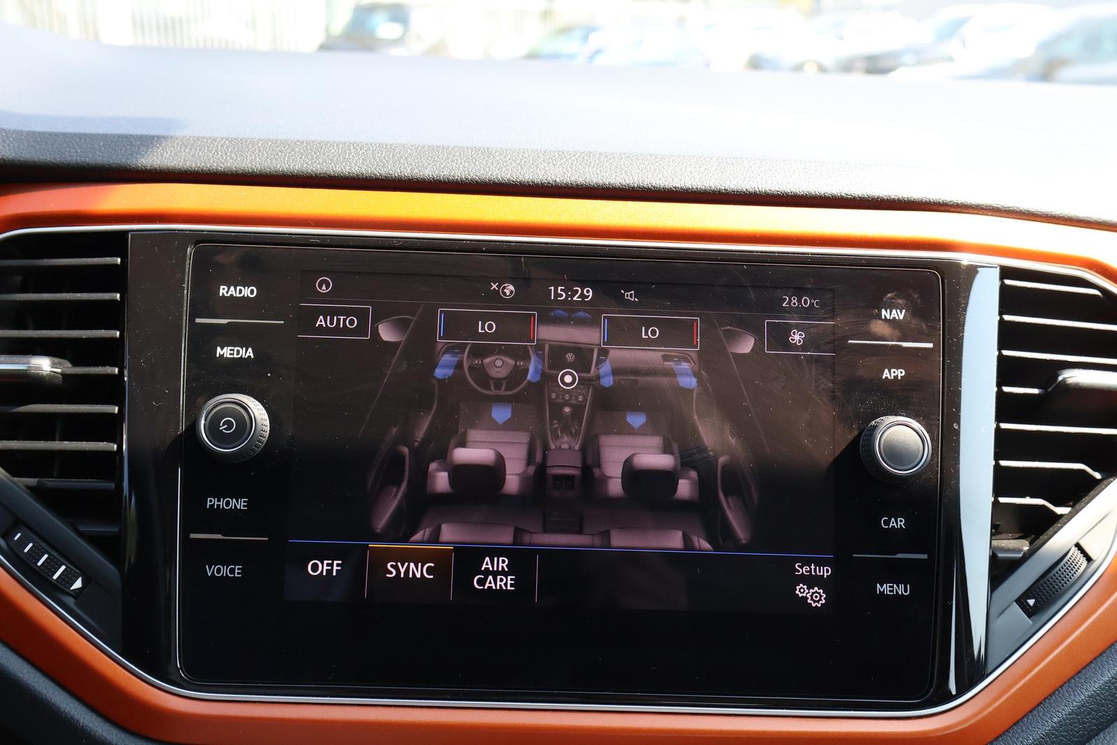 Volkswagen T-Roc 1.5 16V TSI Basis LED Sitzheizung DAB PDC