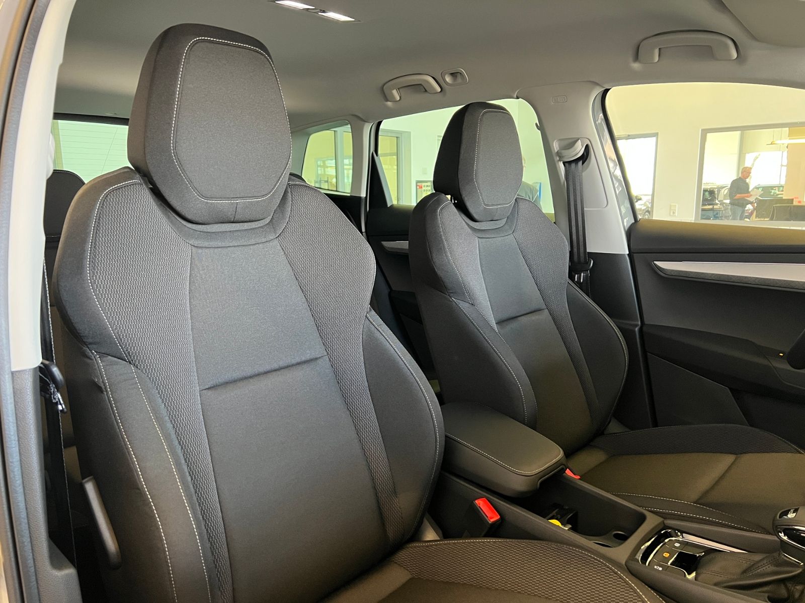 Fahrzeugabbildung SKODA Karoq DRIVE 1.5 TSI DSG *AHK, ACC, LED, Virtual