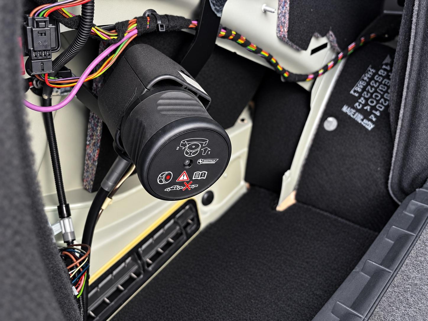 Mercedes-Benz C 180 CGI - AHK | NAVI | PTS | SHZ