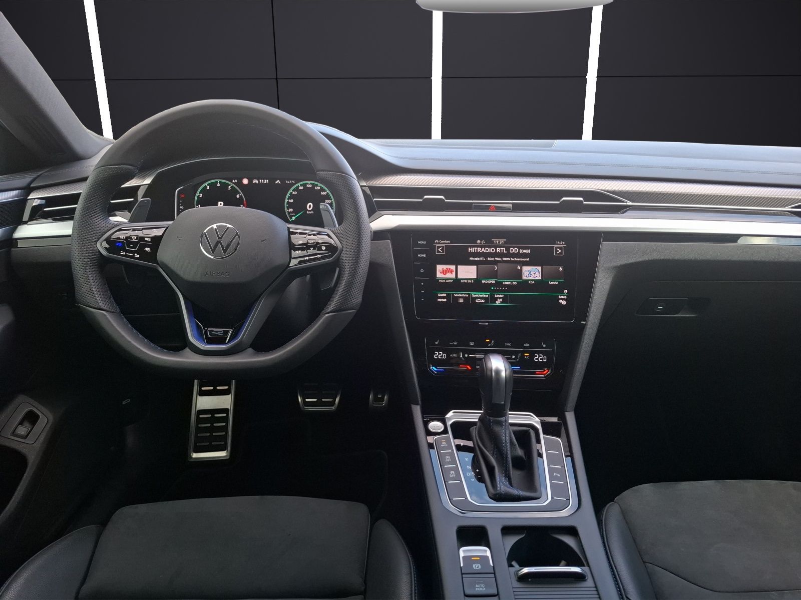 Fahrzeugabbildung Volkswagen Arteon SB R 4M  DSG LED AHK Navi AID ACC RFK SH