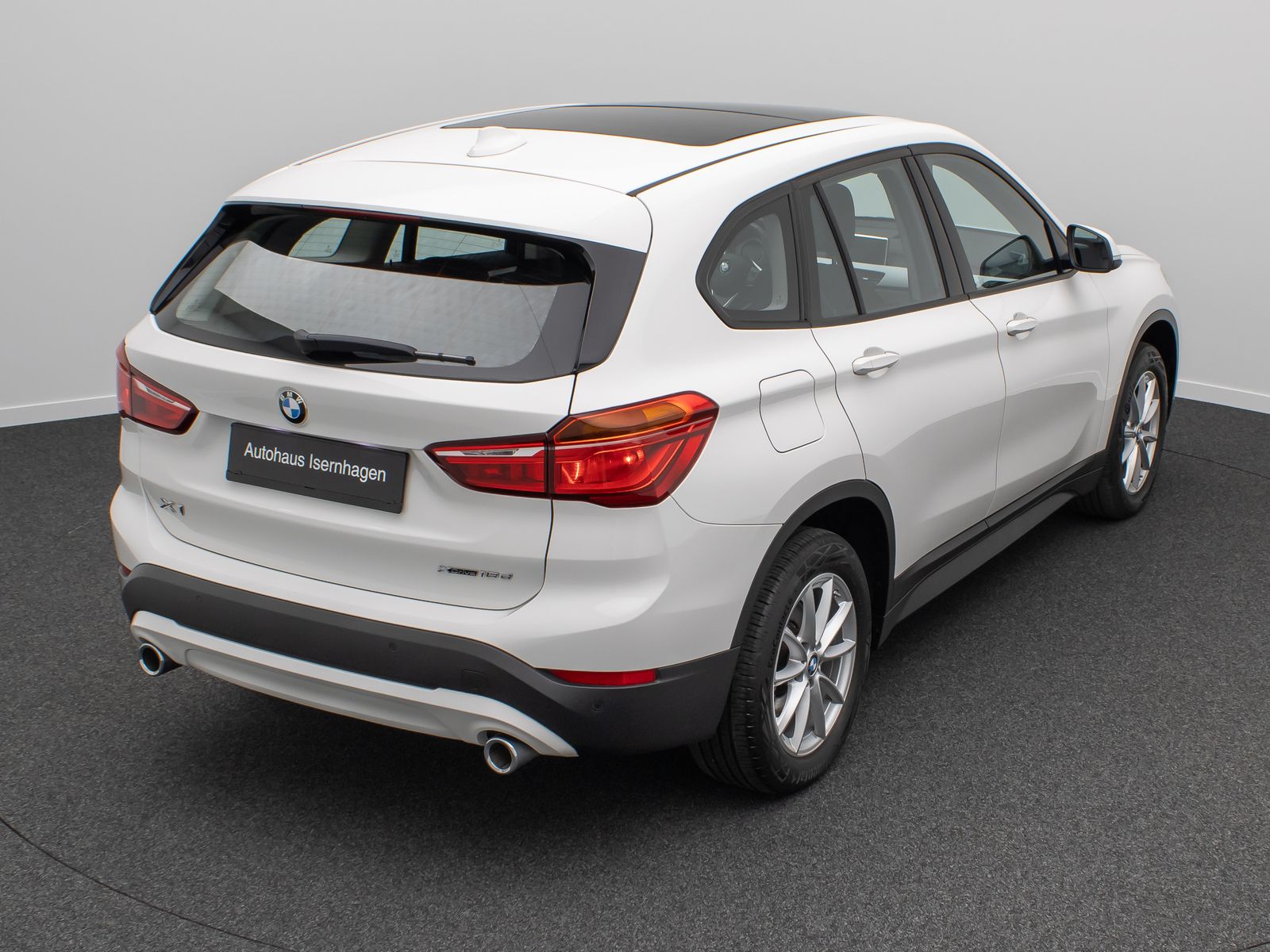 Fahrzeugabbildung BMW X1 xD18d Navi DAB Lordos GeschwindigReg Panorama