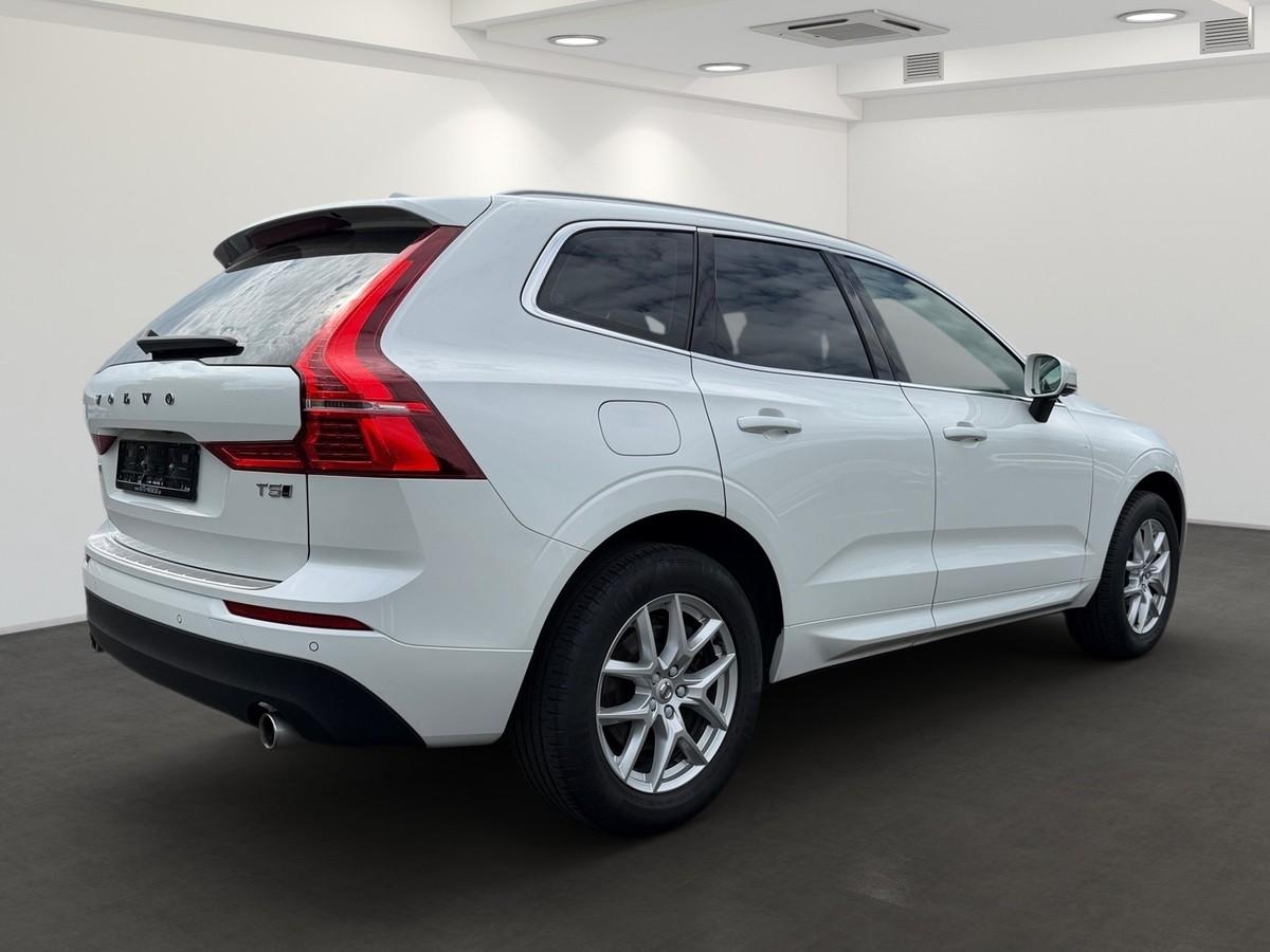 Volvo XC60 T5 AWD Momentum AHK Pano Standhzg. 360