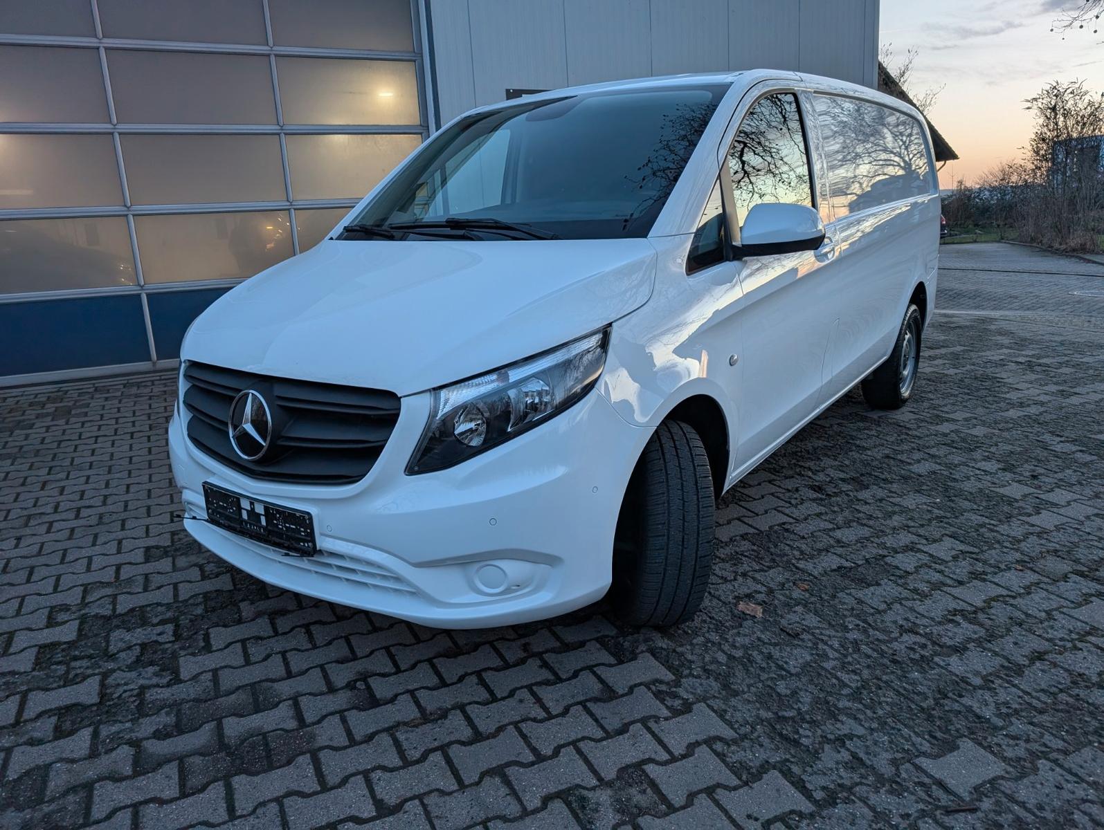 Mercedes-Benz Vito 114 CDI Lang Distronic Plus Ahk 2.5 T OM654