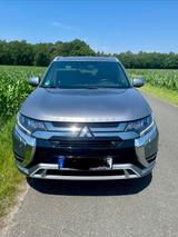 Mitsubishi Outlander PHEV Plus | 1. Hand | Schec - Mitsubishi Plug-in Hybrid Outlander Gebrauchtwagen