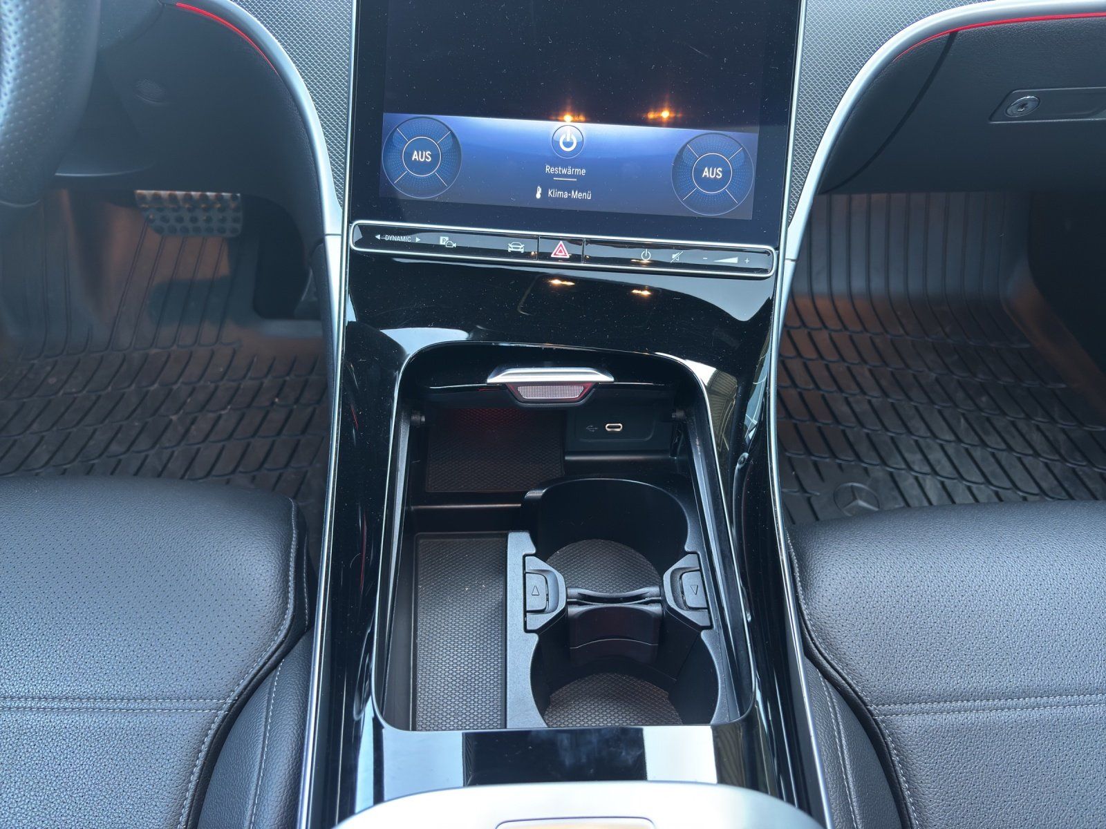Fahrzeugabbildung Mercedes-Benz C300 d 4M AMG Pano DSITRO Massage HUD KeyGo Memo