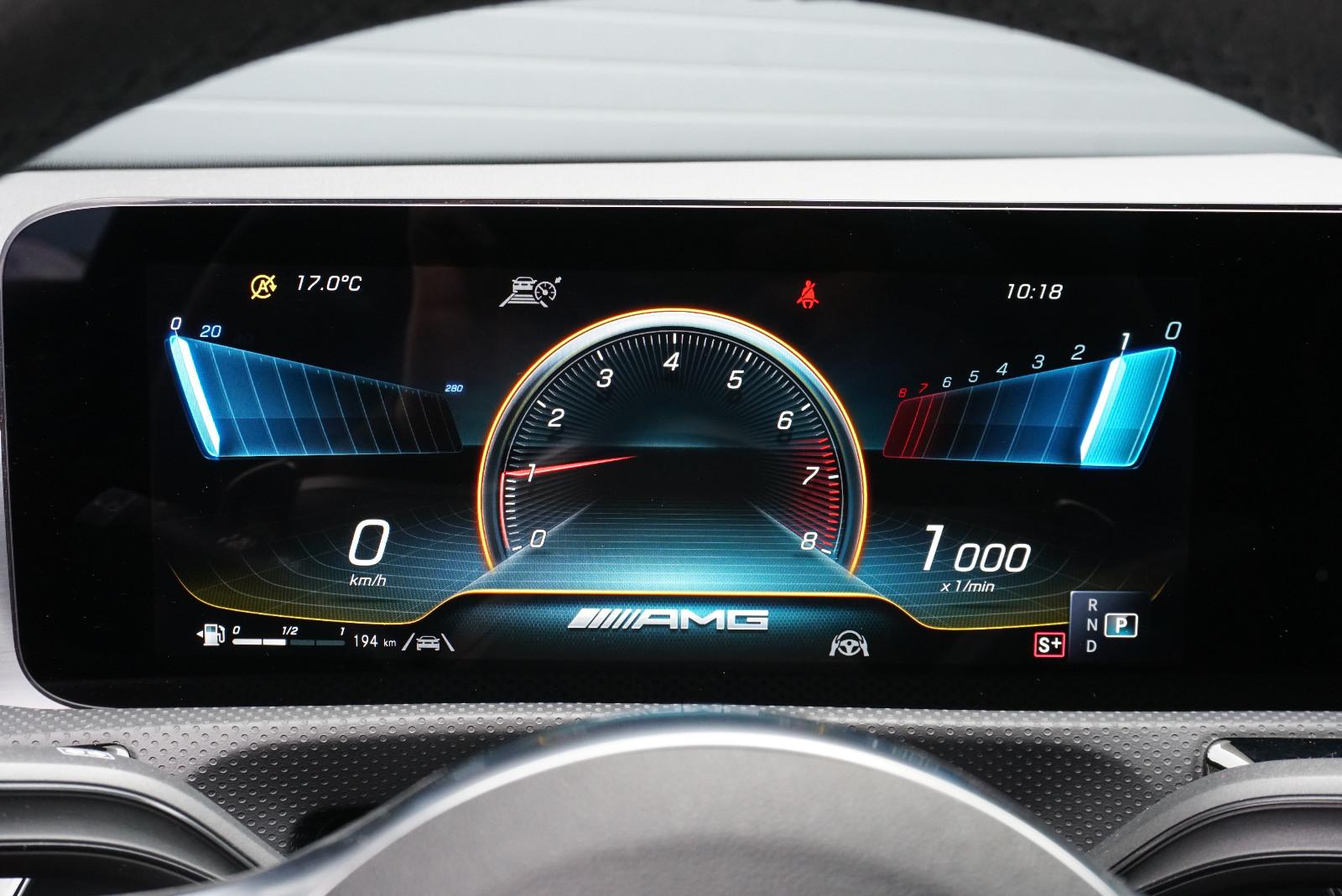 Mercedes-Benz CLA 35 AMG 4M Editio55 AERO PANO RFK Performance