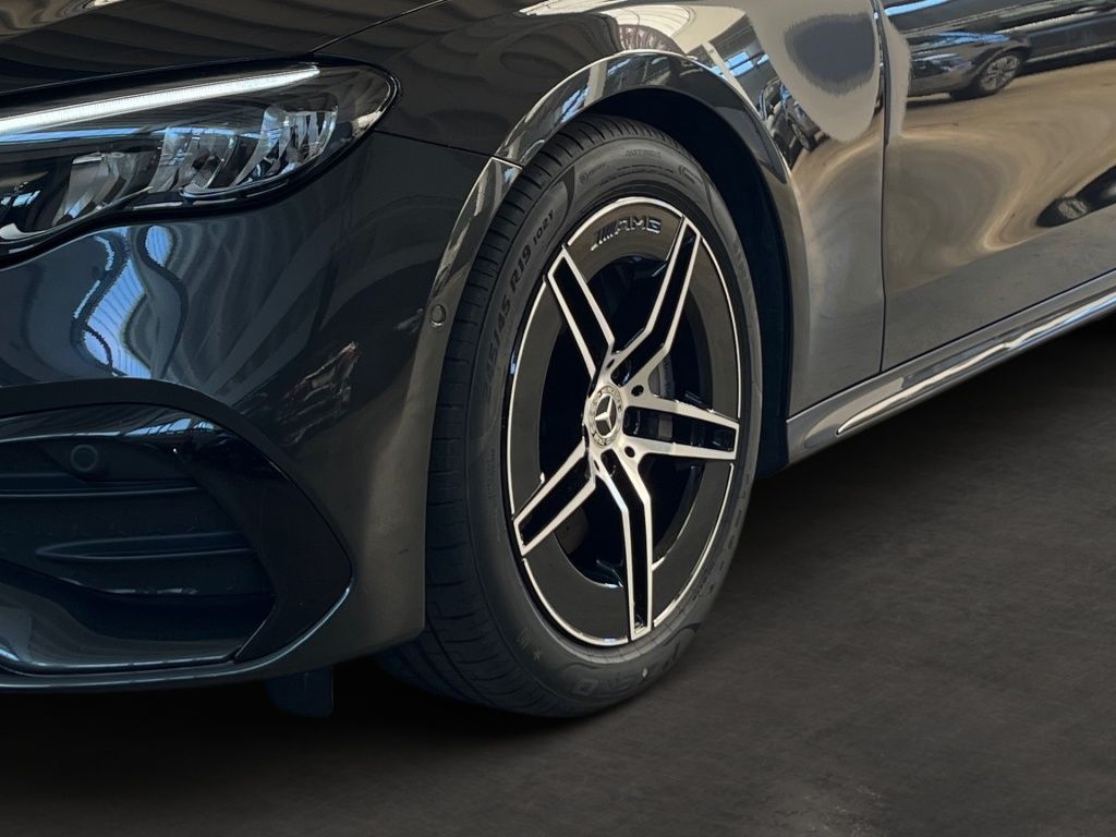 Fahrzeugabbildung Mercedes-Benz E 220 dT AMG Night AHK ACC Pano Totwi. LED SHZ