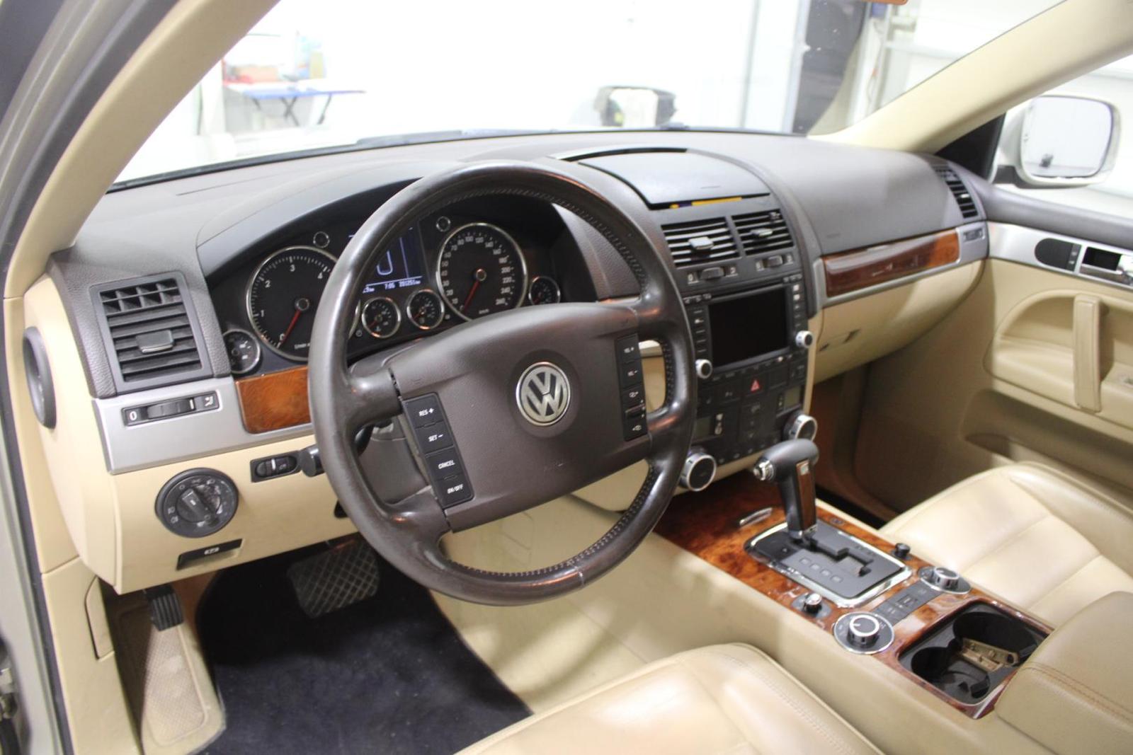 Volkswagen Touareg 2004 — photo 10