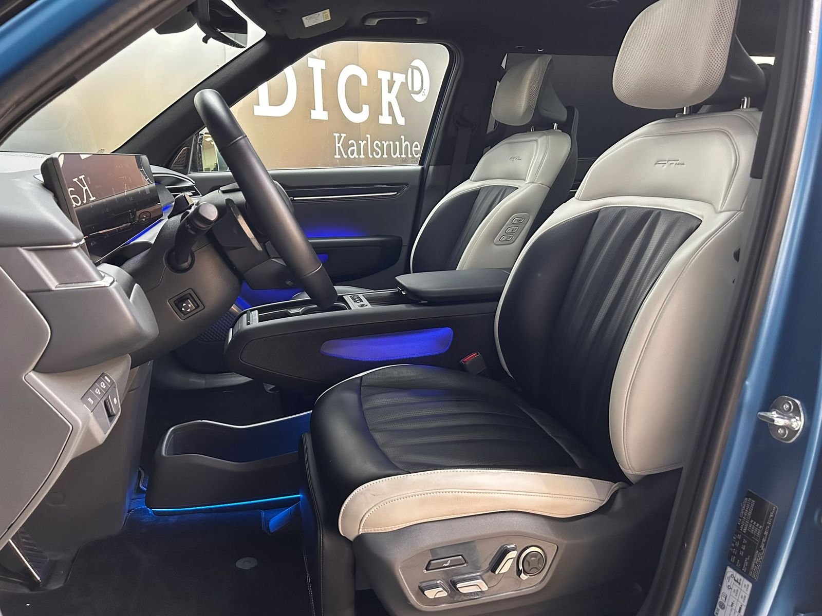 Fahrzeugabbildung Kia EV9 GT-Line Launch Edit PANO+HEAD+LED+ACC+WP+360