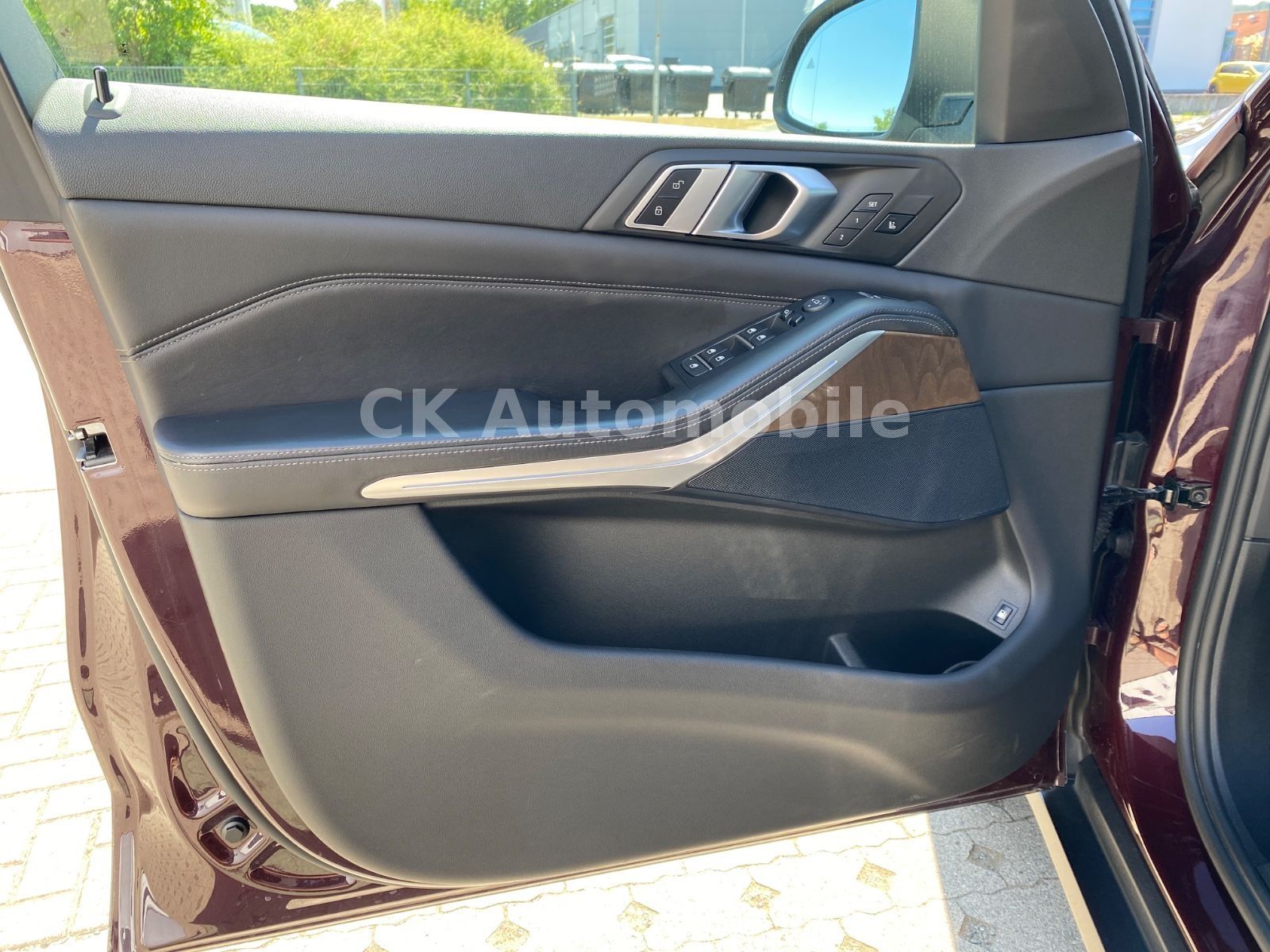Fahrzeugabbildung BMW X5 xDrive 45e Individual/HeadUp/360°Kam/LED/AHK
