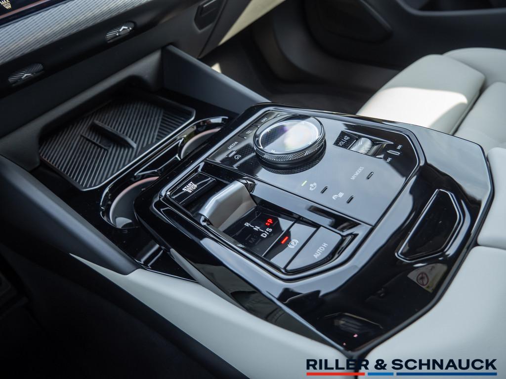 BMW 530e M-Sport NAVI AHK ACC HUD SITZBELÜFTUNG 360°