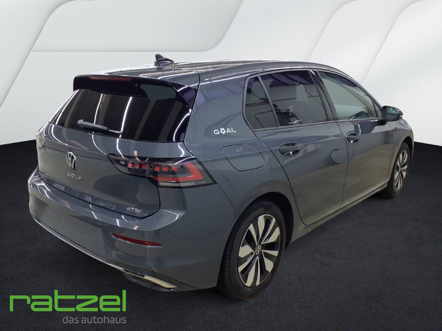 Fahrzeugabbildung Volkswagen Golf VIII Life 1,5 l eTSI OPF 110 kW (150 PS) DS