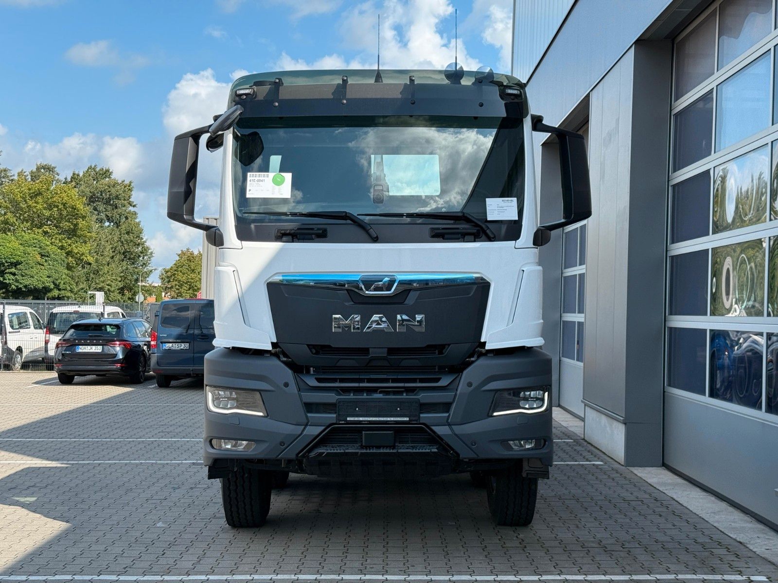 Fahrzeugabbildung MAN TGS 35.520 8x4 BL Abrollkipper MEILLER 26.65-TSL