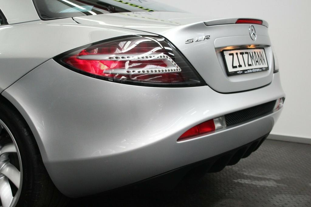 Mercedes-Benz SLR