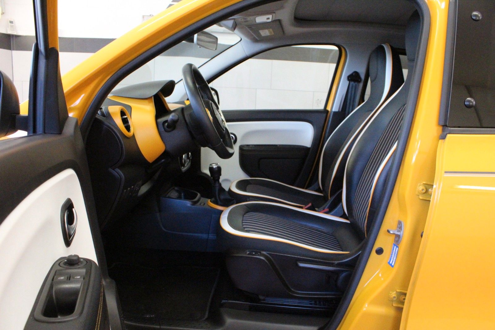 Fahrzeugabbildung Renault Twingo SCe65 Intens*Easy Link*Faltdach*
