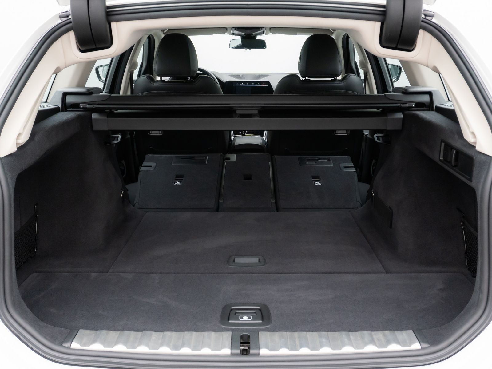 Fahrzeugabbildung BMW 320i Sport Line HUD DAB Lordos Alarm HiFi Komfor