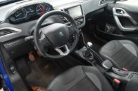 Peugeot 2008 Allure *NAVI/SHZ/PANO/PDC/RFK*