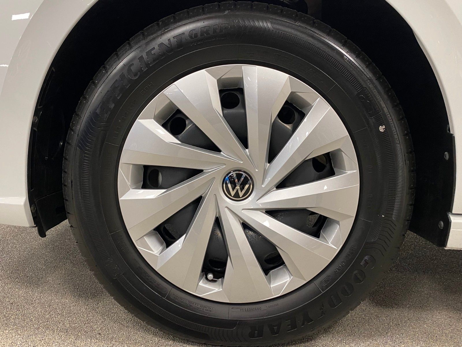 Fahrzeugabbildung Volkswagen Polo 1.0 TSI LIFE+KAMERA+PARKHILFE++SITZHEIZUNG+
