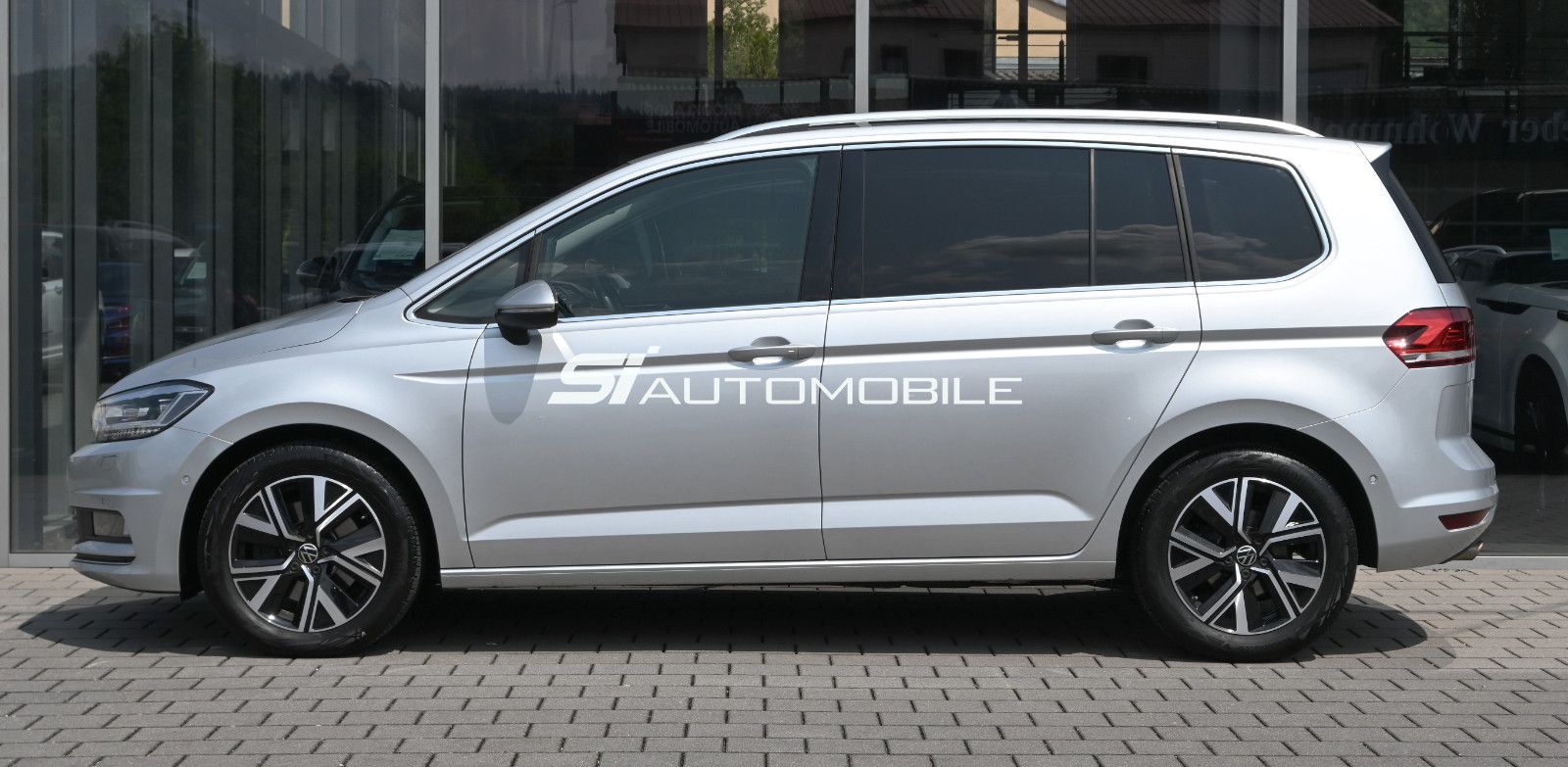 Fahrzeugabbildung Volkswagen Touran 2.0 TDI DSG Highline °ACC°AHK°DYNAUDIO°