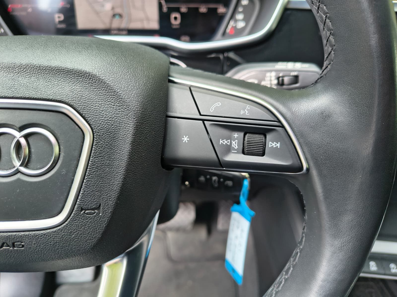 Fahrzeugabbildung Audi Q3 Sportback 35 TDI S-tronic LED+MMI+AHK+SHZ+DSP