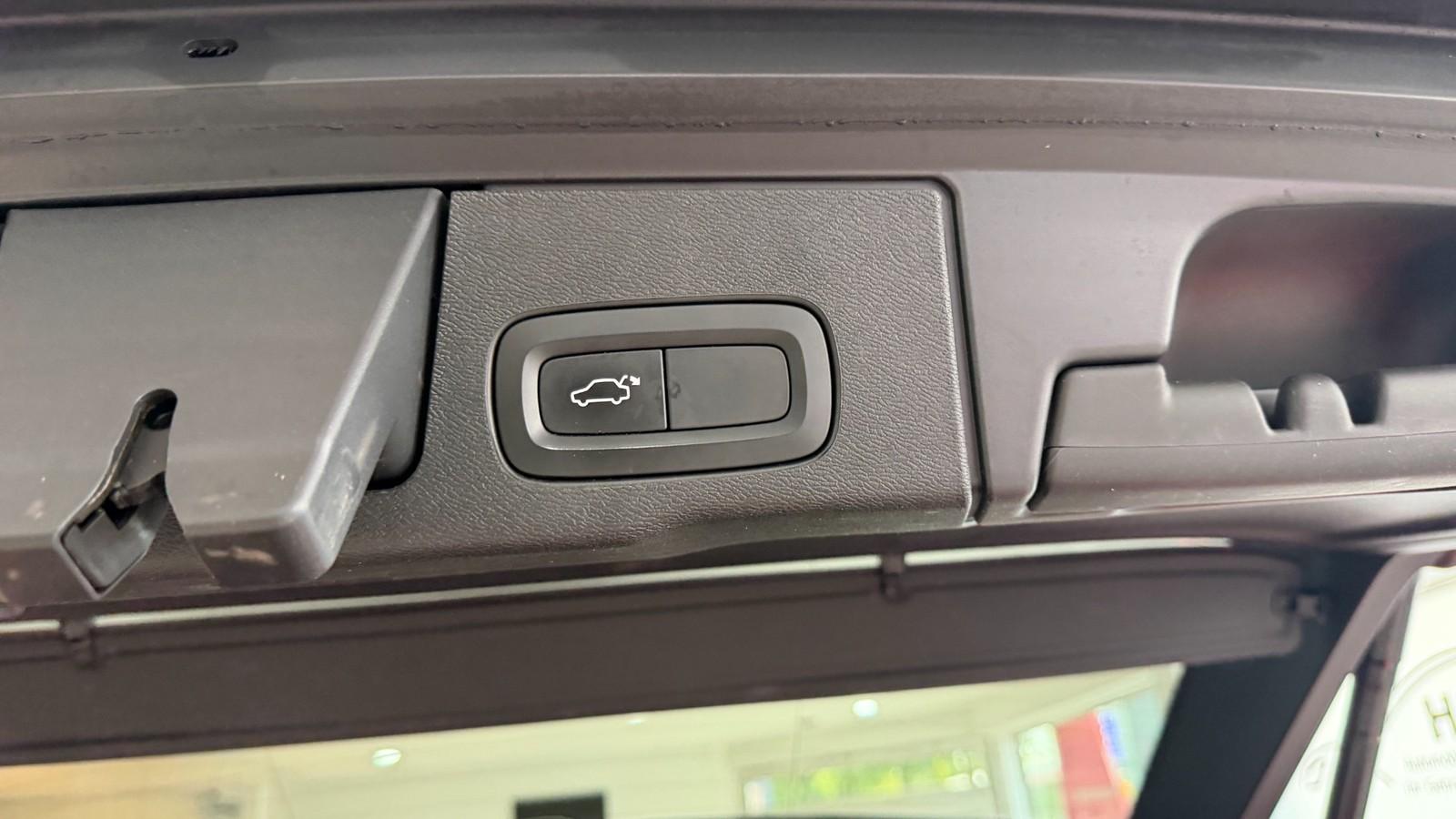 Volvo XC60 D5 AWD R Design Panorama*AHK