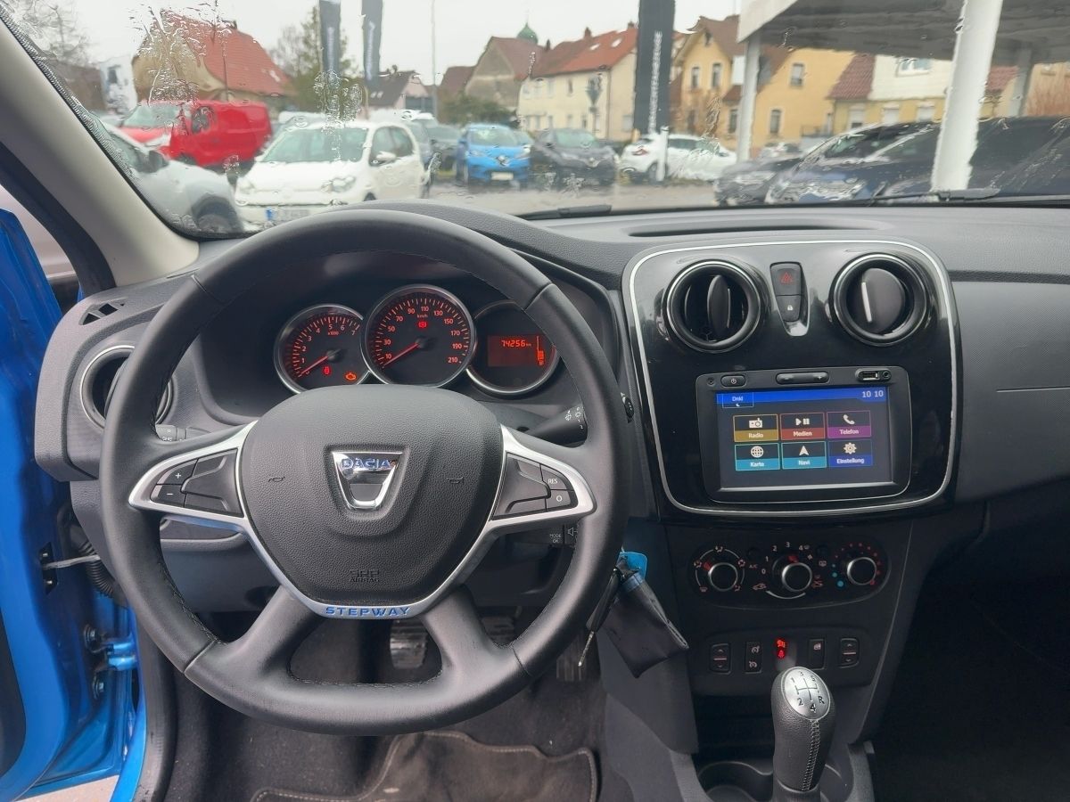 Fahrzeugabbildung Dacia Sandero Stepway Celebration Tce 90 Kamera