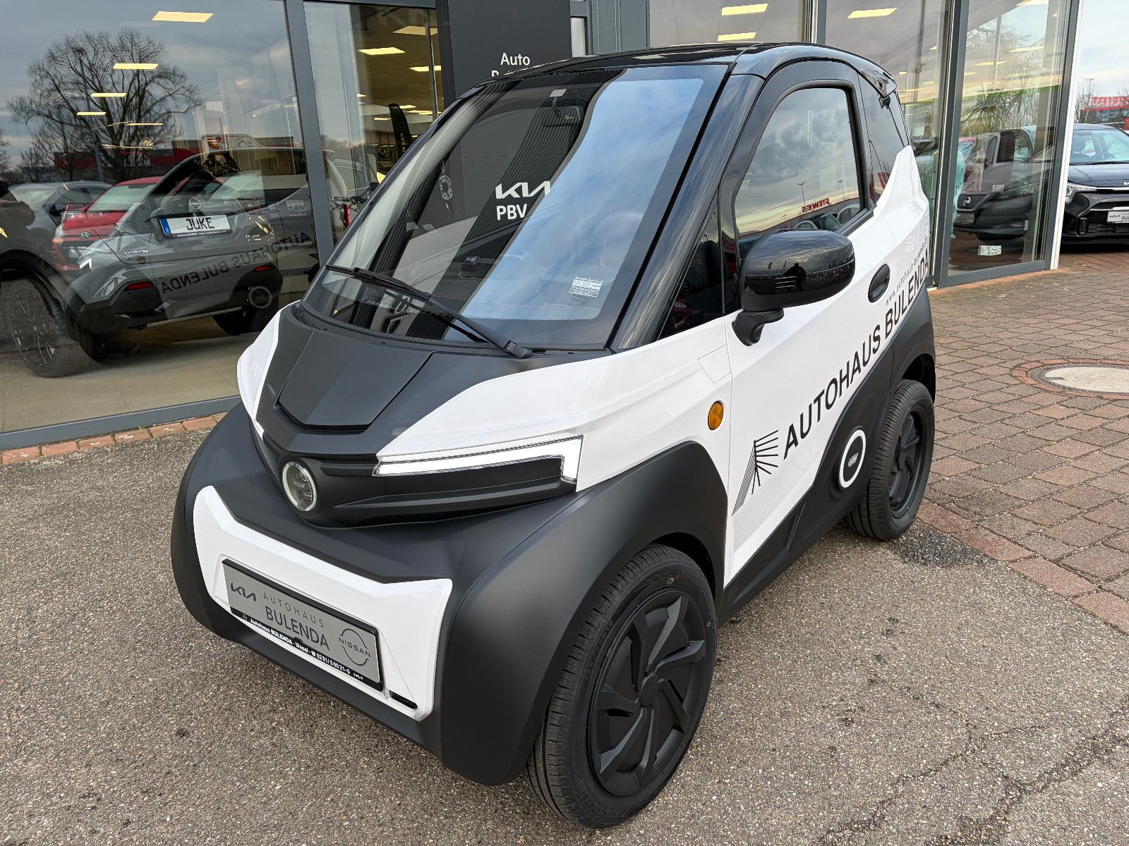 Silence S04 L7e 14 kW 85 km/h 2 x 5,6 kWh imagem 2