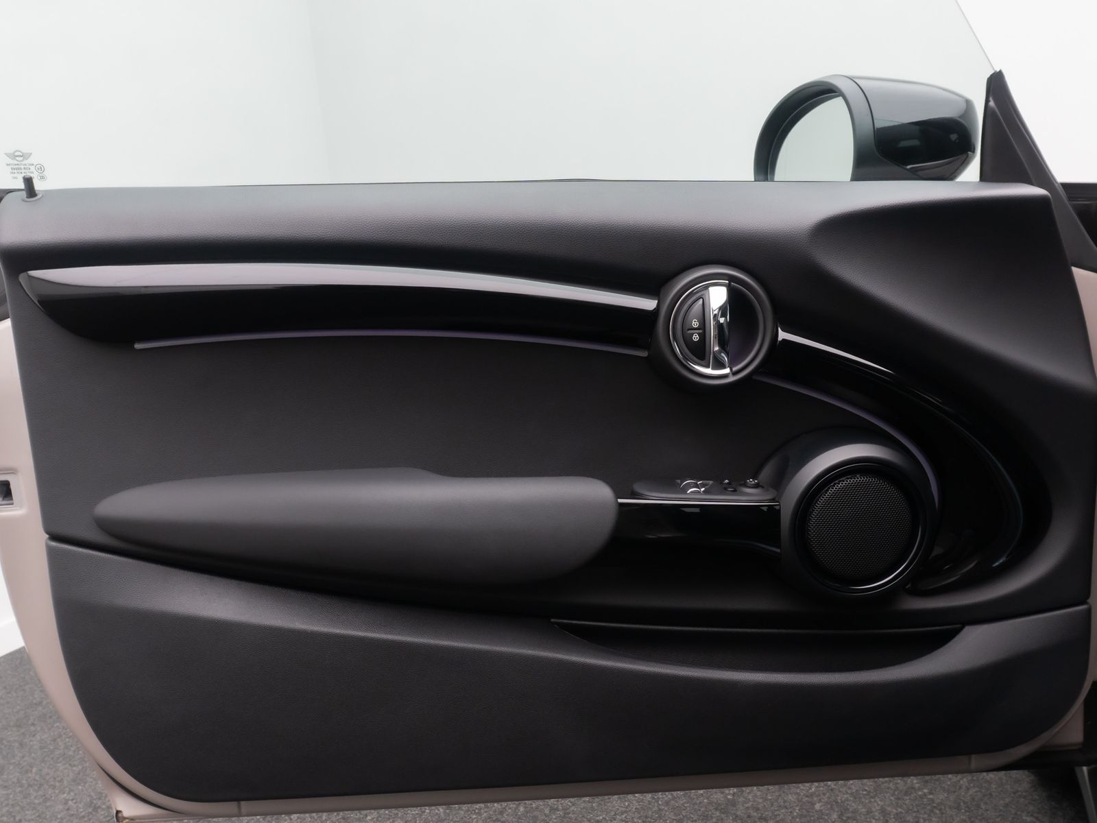 Fahrzeugabbildung MINI COOPER Trim GeschwindigReg DAB Sportsitze Leder